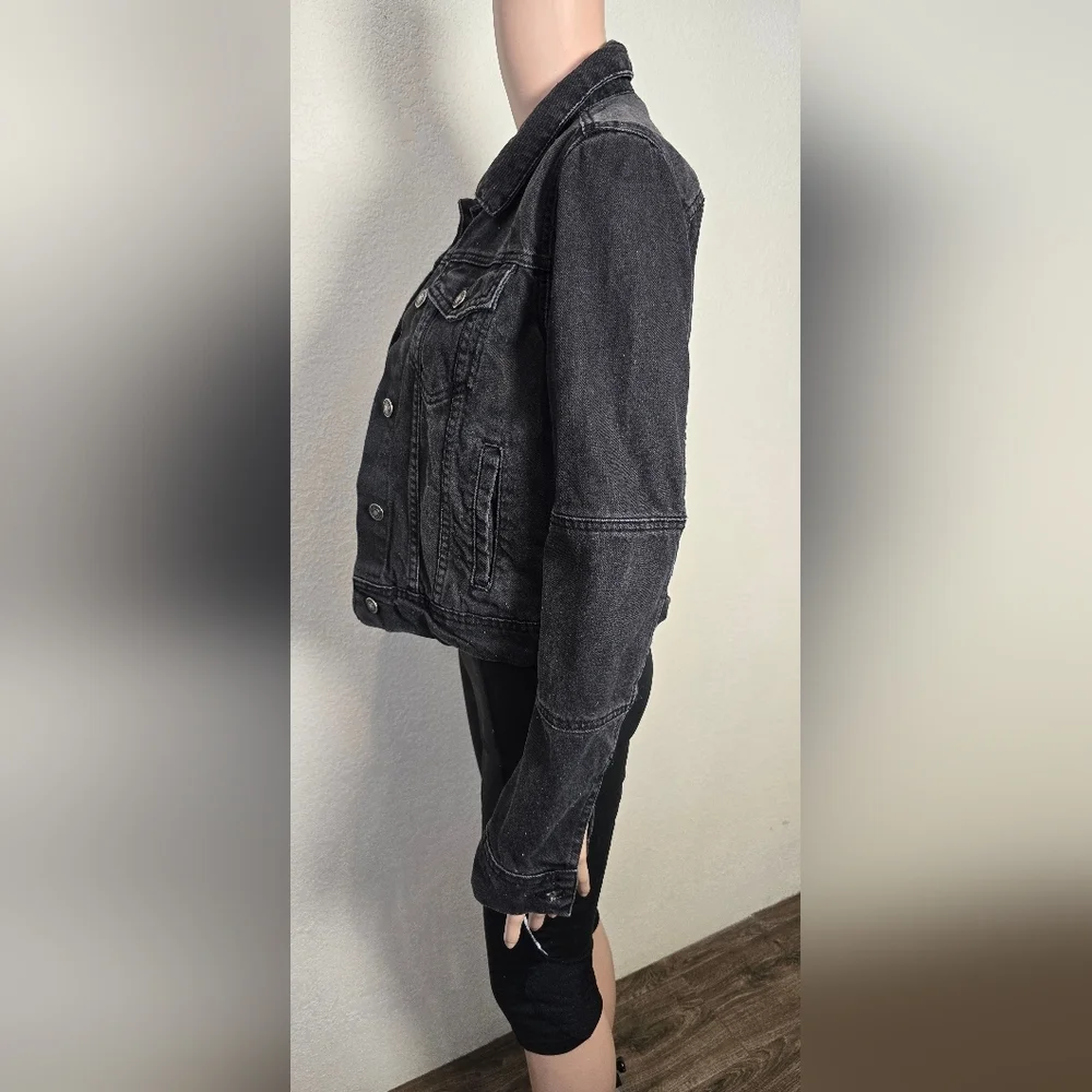 Free People Women’s Jean Jacket Rumors Denim in Washed Black Button Up Size XS - Picture 4 of 15